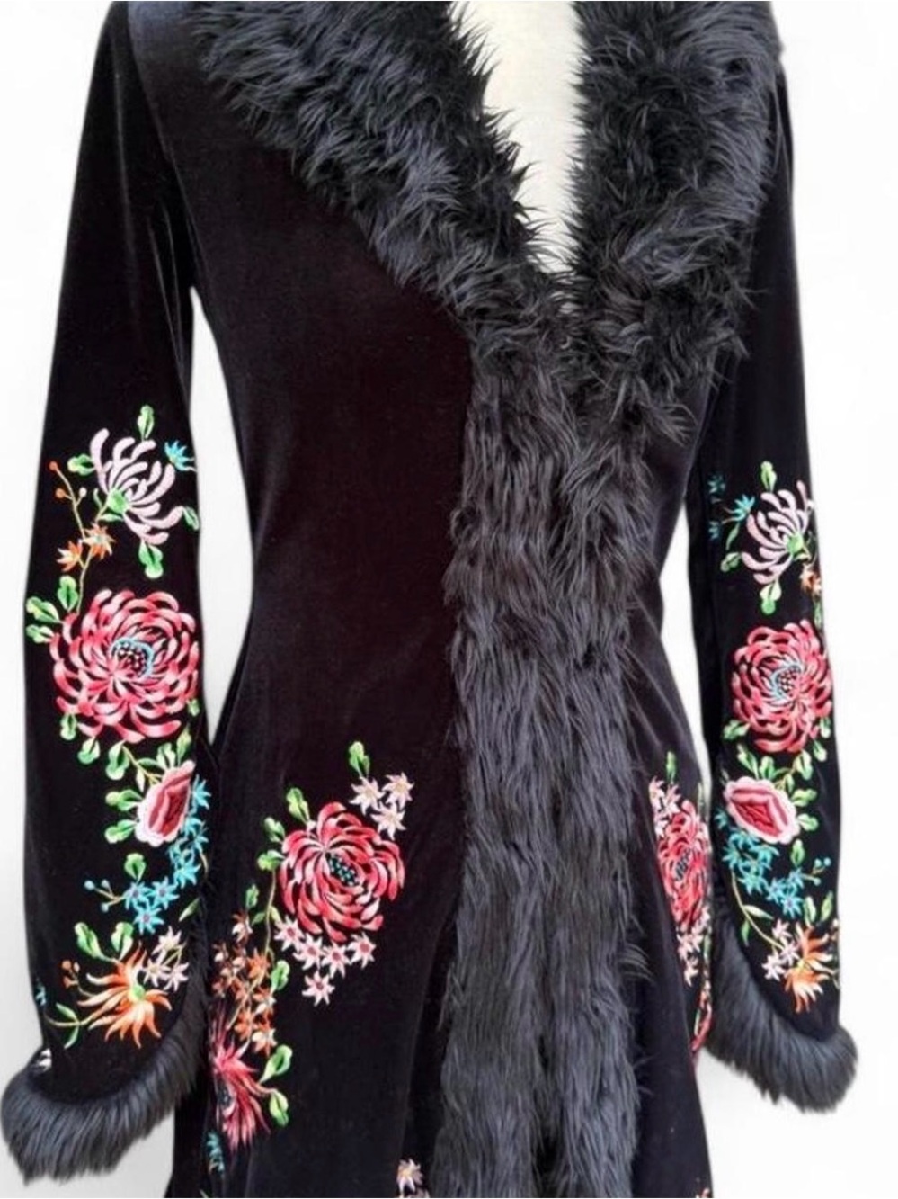 Betsey Johnson 1990s Vintage Black Velvet Duster Jacket - Picture 5 of 7